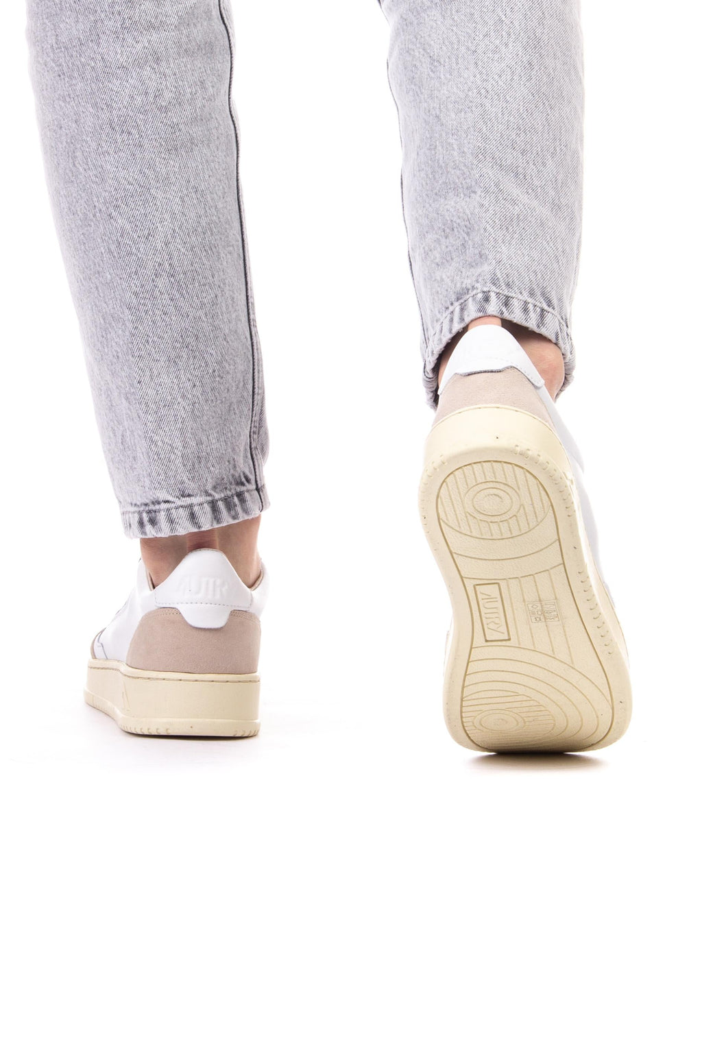 Sneaker bimatière en cuir et daim contrefort blanc