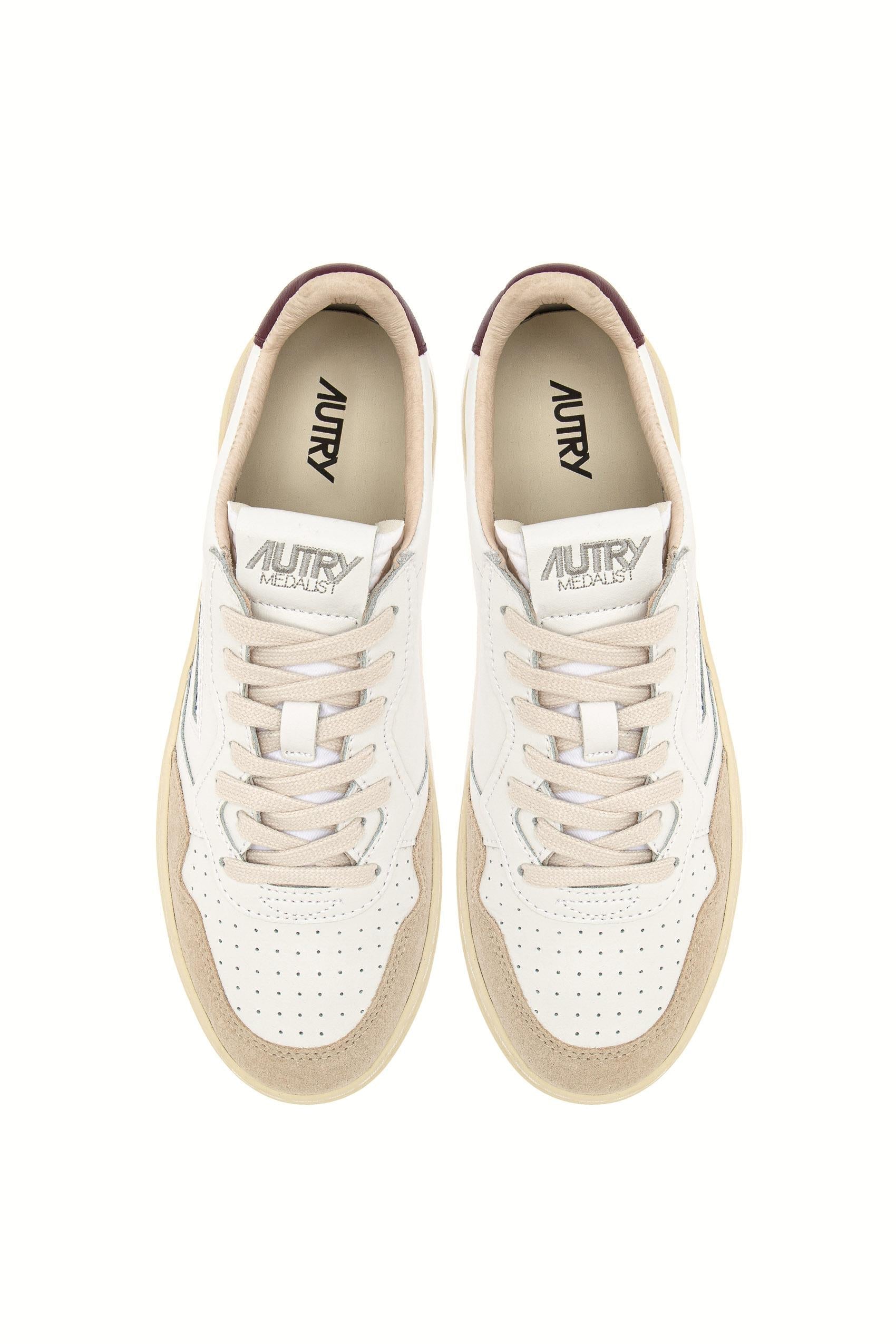 Sneaker femme en cuir et daim contrefort bordeaux