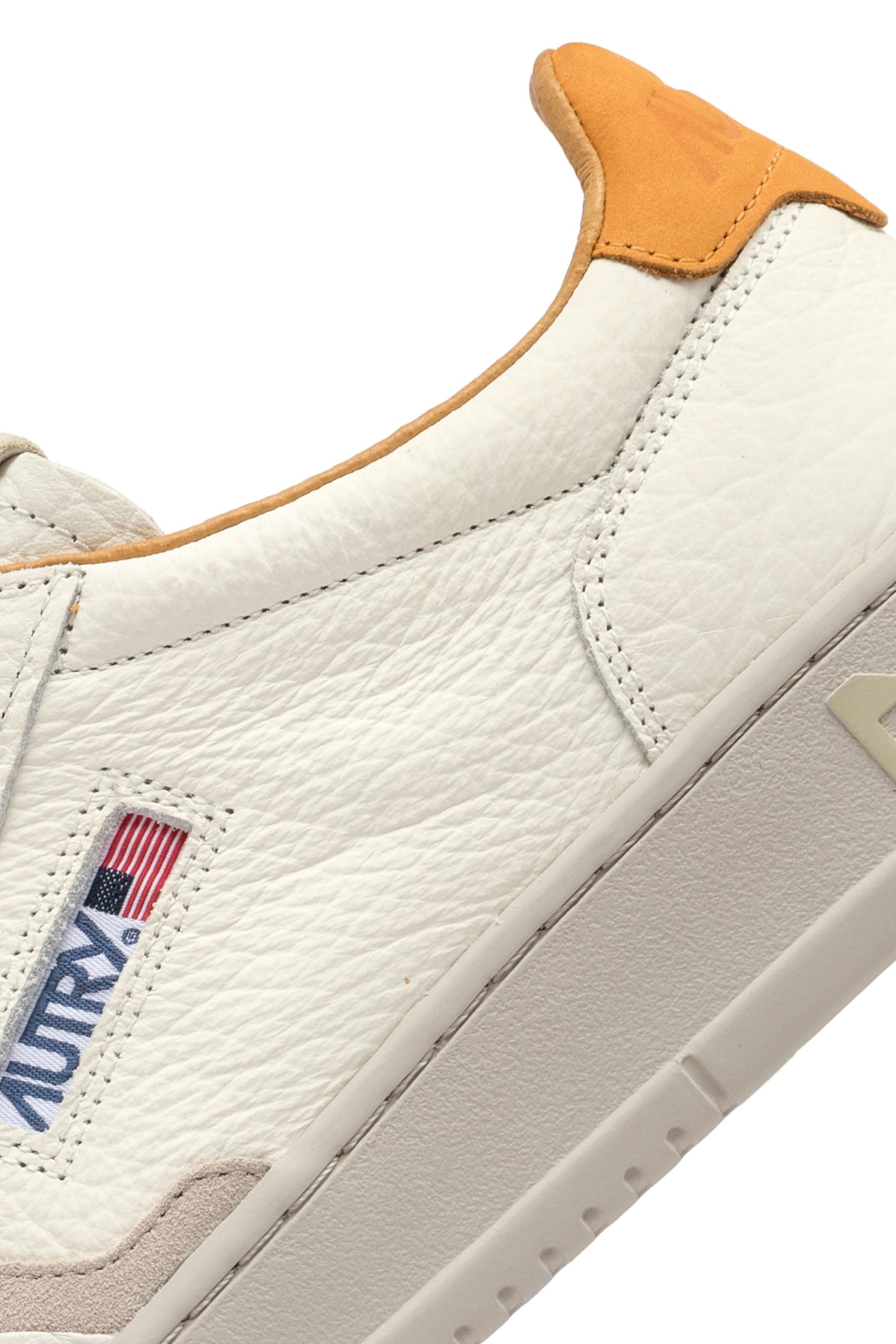 Sneaker medalist basse en cuir effet éléphant contrefort ocre