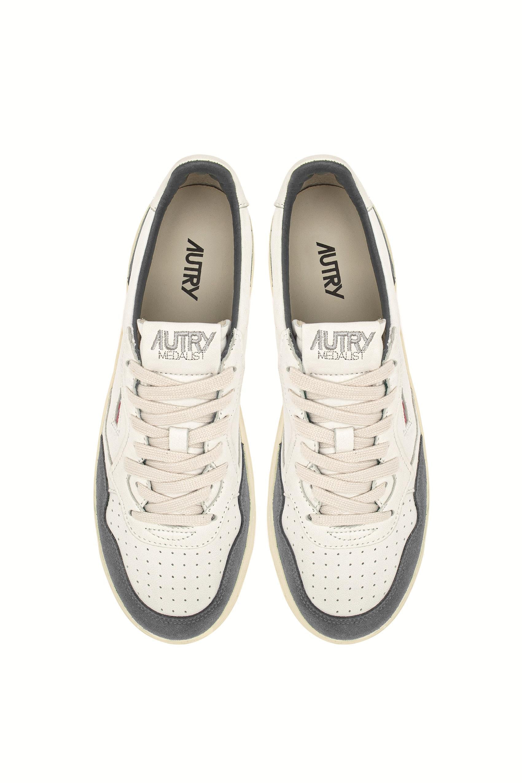 Sneaker bimatière en cuir de chèvre et daim