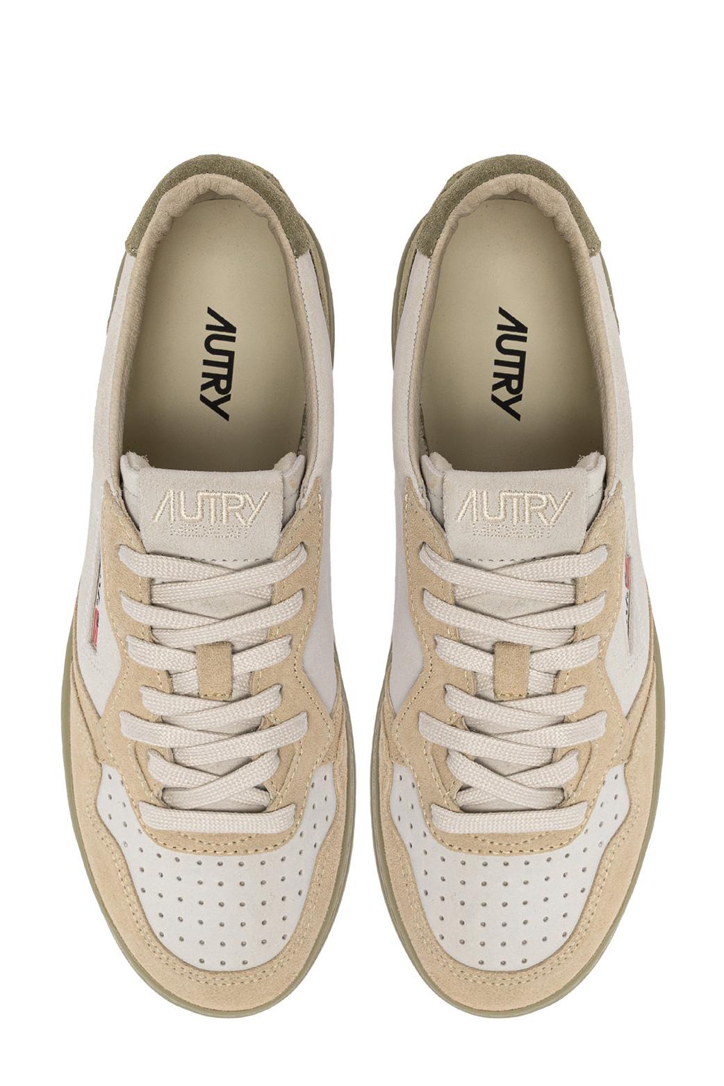 Sneaker medalist en triple daim semelle ton sur ton