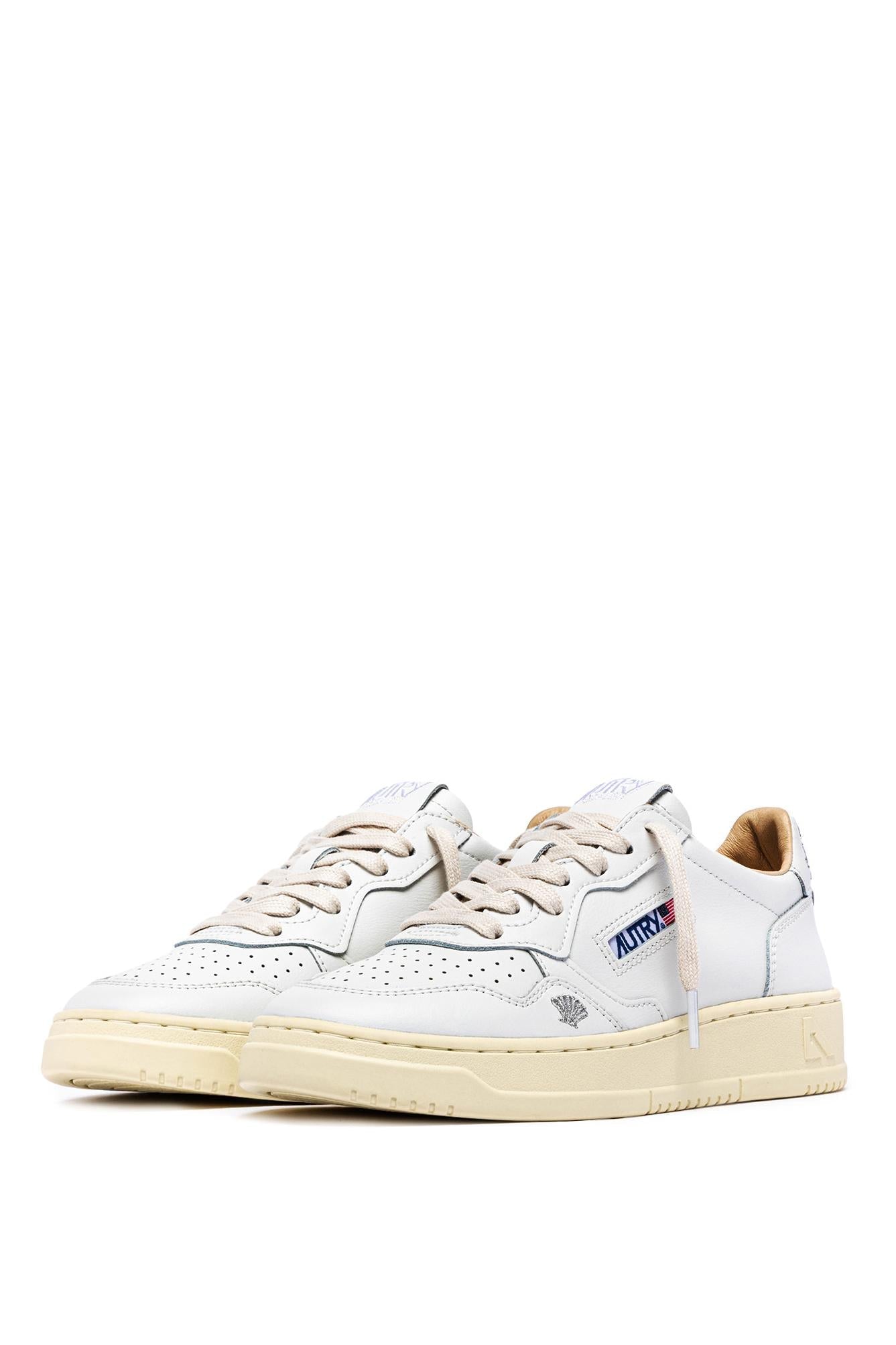 Sneaker femme medalist en cuir avec inscriptions argentées