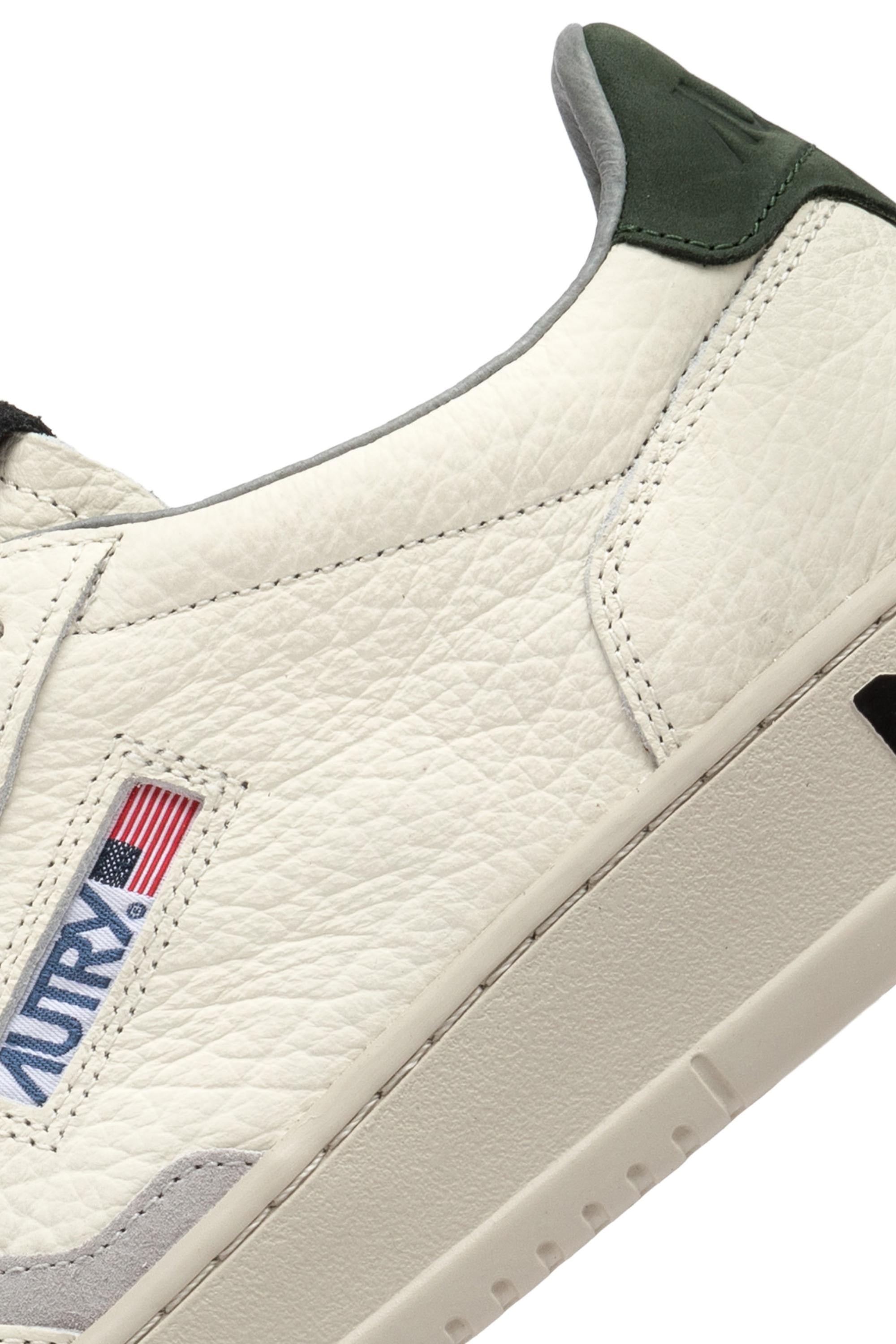 Sneaker medalist basse en cuir effet éléphant contrefort vert