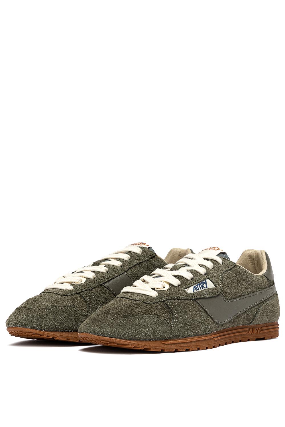 Sneaker femme en daim modèle windspin