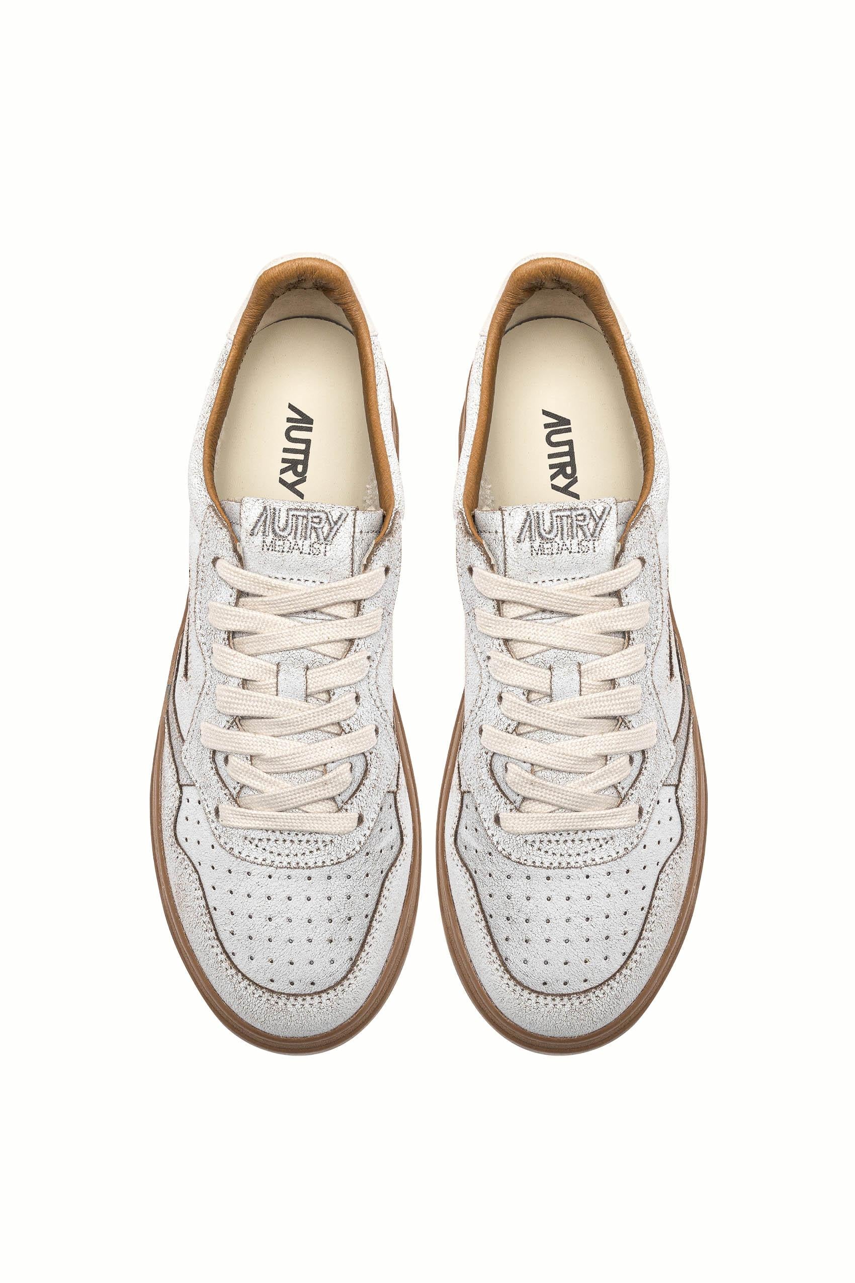 Sneaker en cuir craquelé modèle medalist