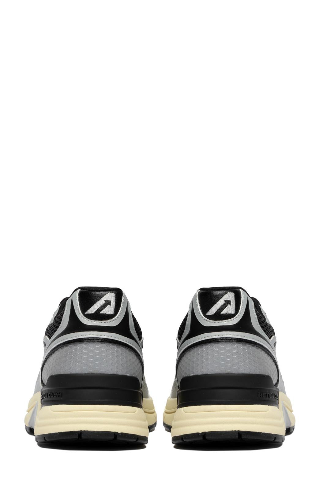 Sneaker argent et noir modèle hyperway